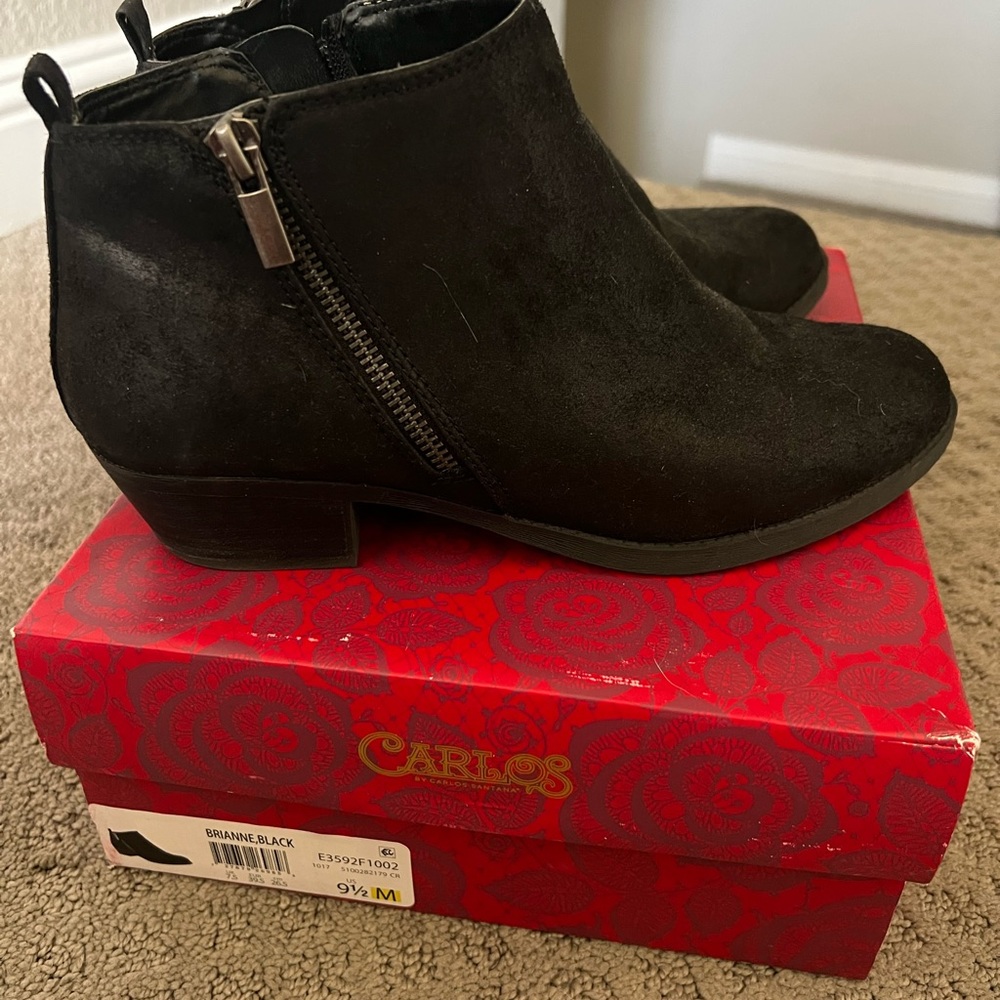 Black low booties! Perfect with jeans!